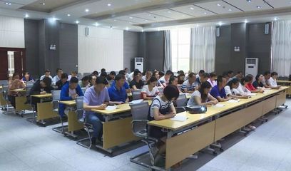 元謀縣宣傳系統舉辦“五個年”工作與“十個一”警示教育知識培訓會議 提升職業技能與政治素養